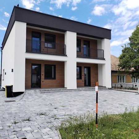 Apartman Pri Parku Solcany Exterior foto